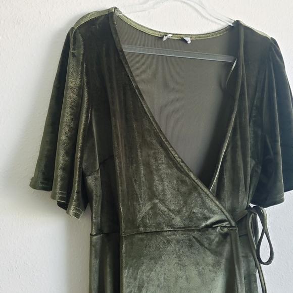 Baltic Born Emerald Green Velvet Wrap Maxi Dress - Picture 4 of 9